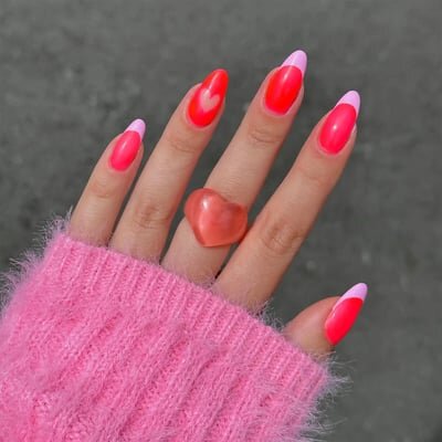 unghie con cuori barbie